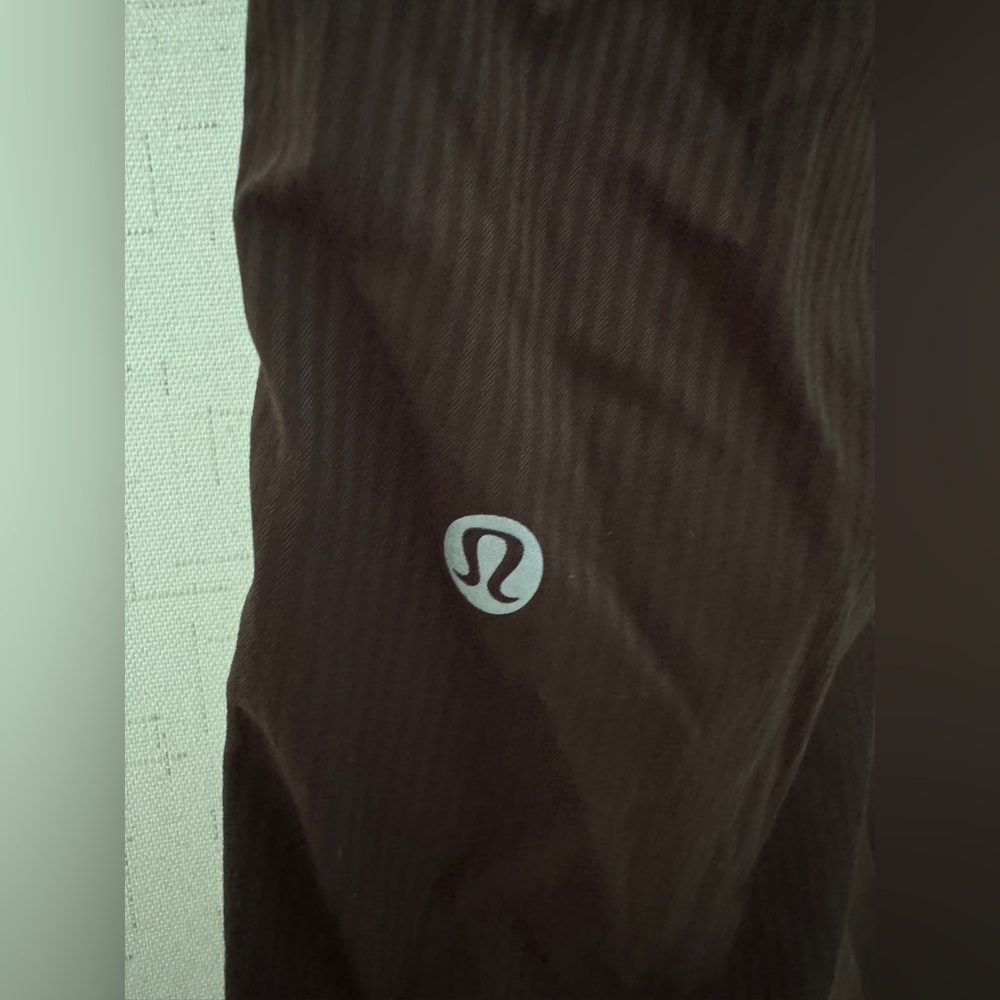 Lululemon Dance Studio Mid-Rise
Cropped Pant size 10 - Picture 8 of 10